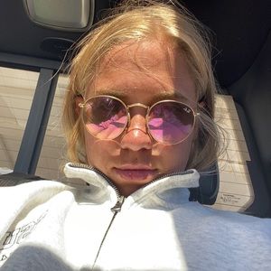 Meet your Posher, Quinn